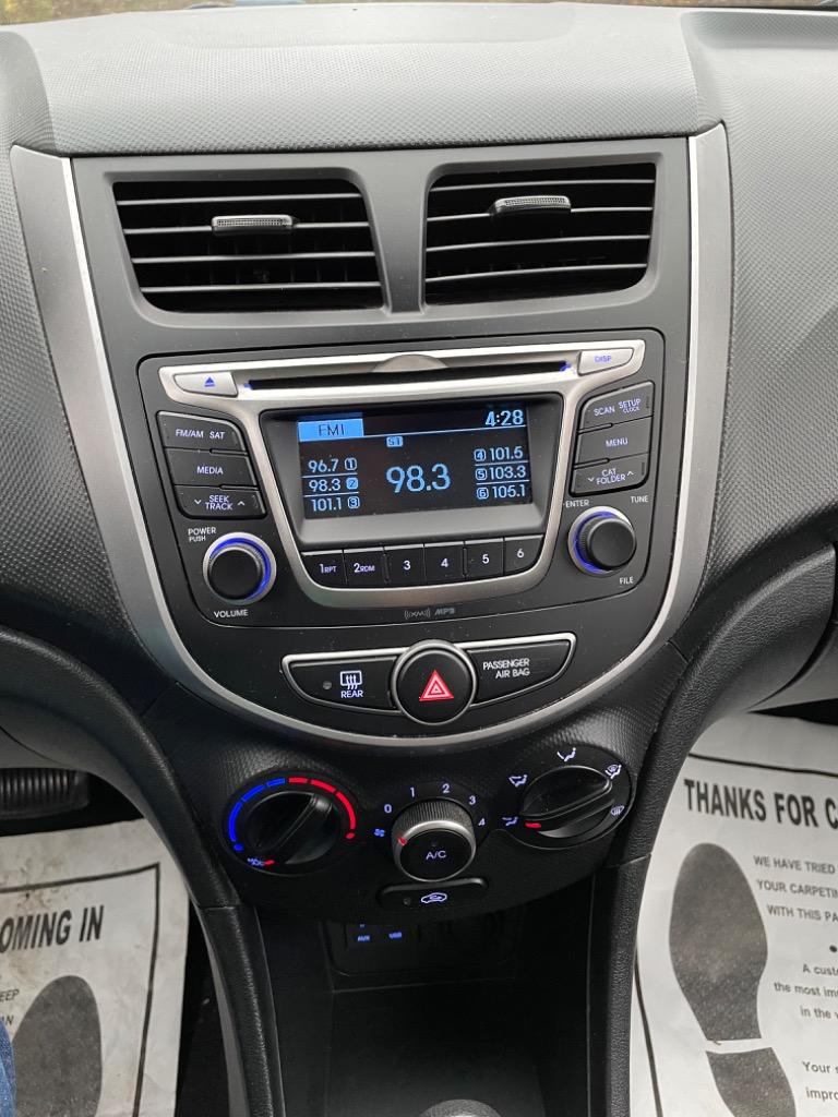 2017 Hyundai Accent SE photo