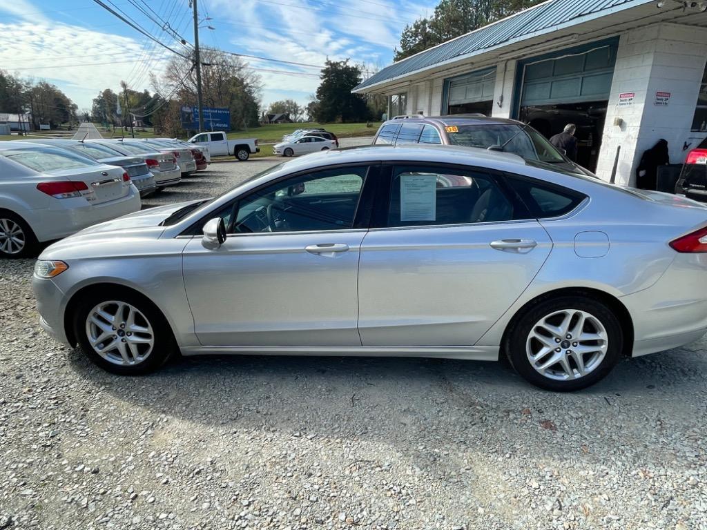 2015 Ford Fusion SE photo