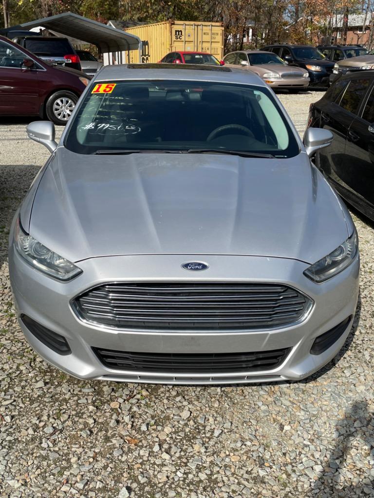 2015 Ford Fusion SE photo