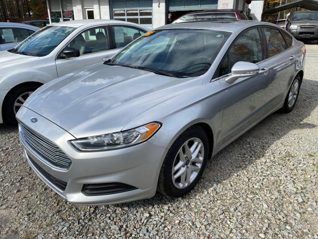 2015 Ford Fusion SE photo