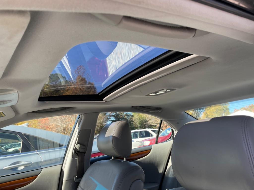 2005 Lexus ES 330 photo