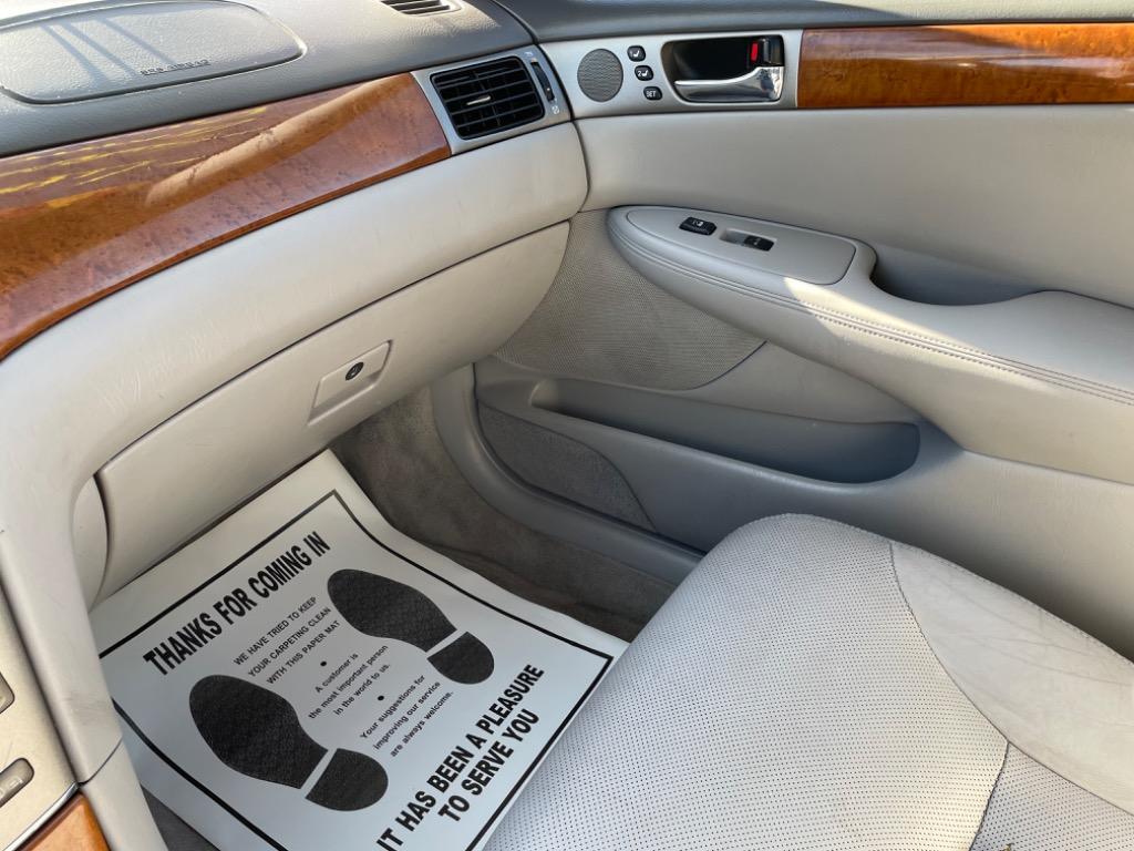 2005 Lexus ES 330 photo