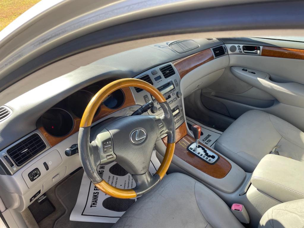 2005 Lexus ES 330 photo