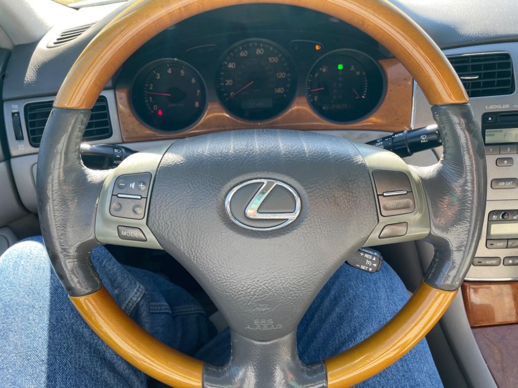2005 Lexus ES 330 photo