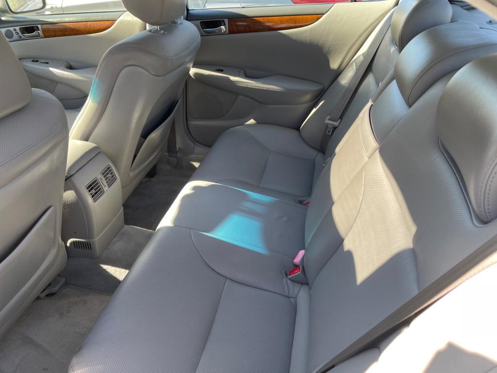 2005 Lexus ES 330 photo
