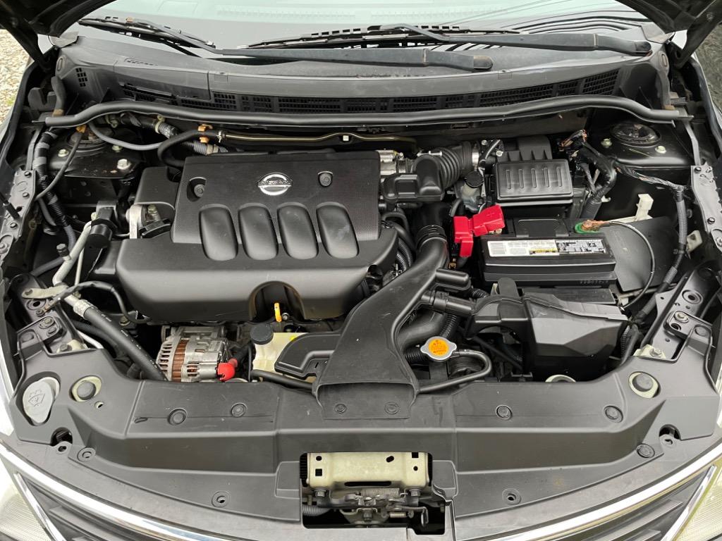 2010 Nissan Versa 1.8 SL photo