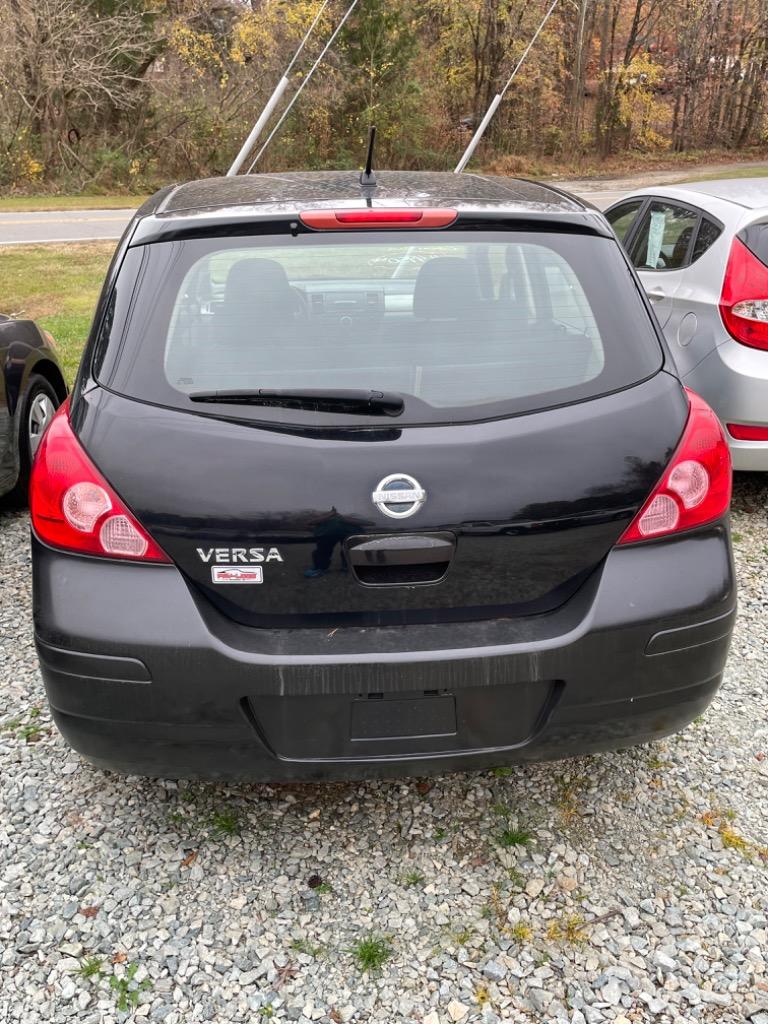2010 Nissan Versa 1.8 SL photo