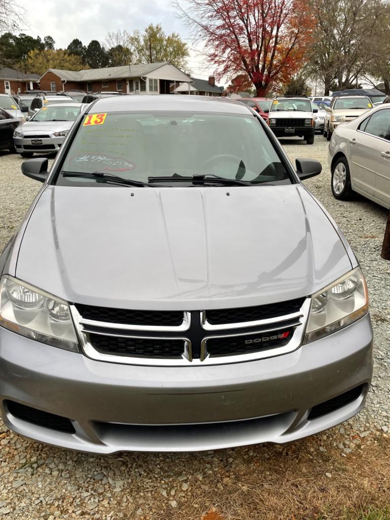 2013 Dodge Avenger - $7,950