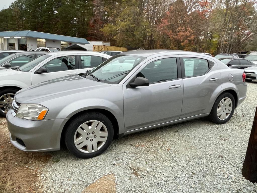 2013 Dodge Avenger - $7,950