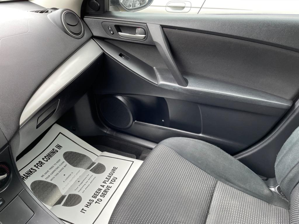2012 Mazda Mazda3 i Touring photo