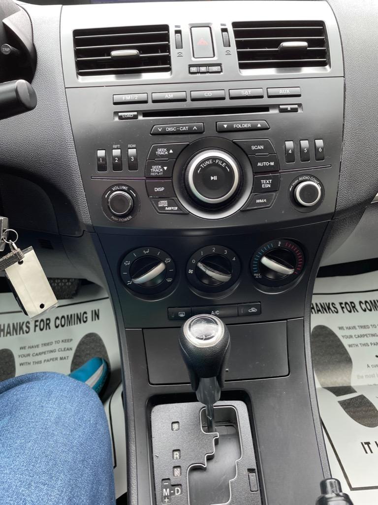 2012 Mazda Mazda3 i Touring photo