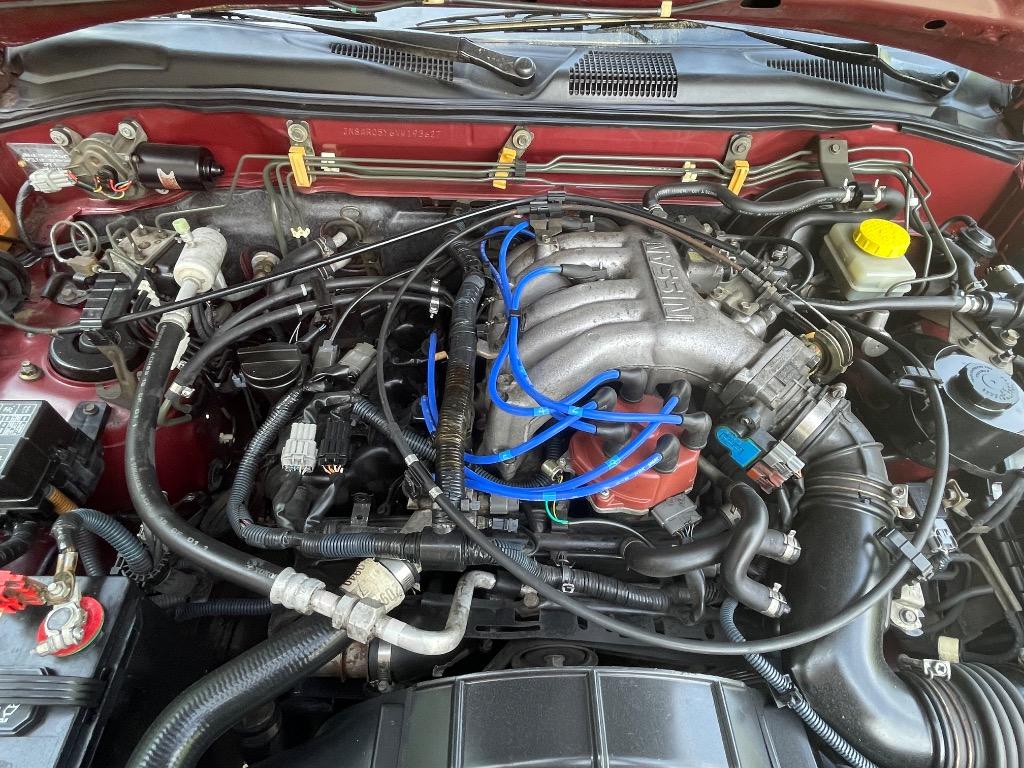 1997 Nissan Pathfinder LE photo