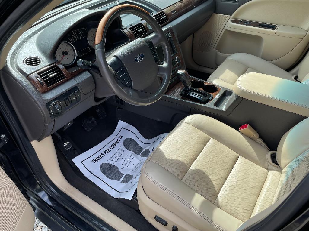 2008 Ford Taurus Limited photo