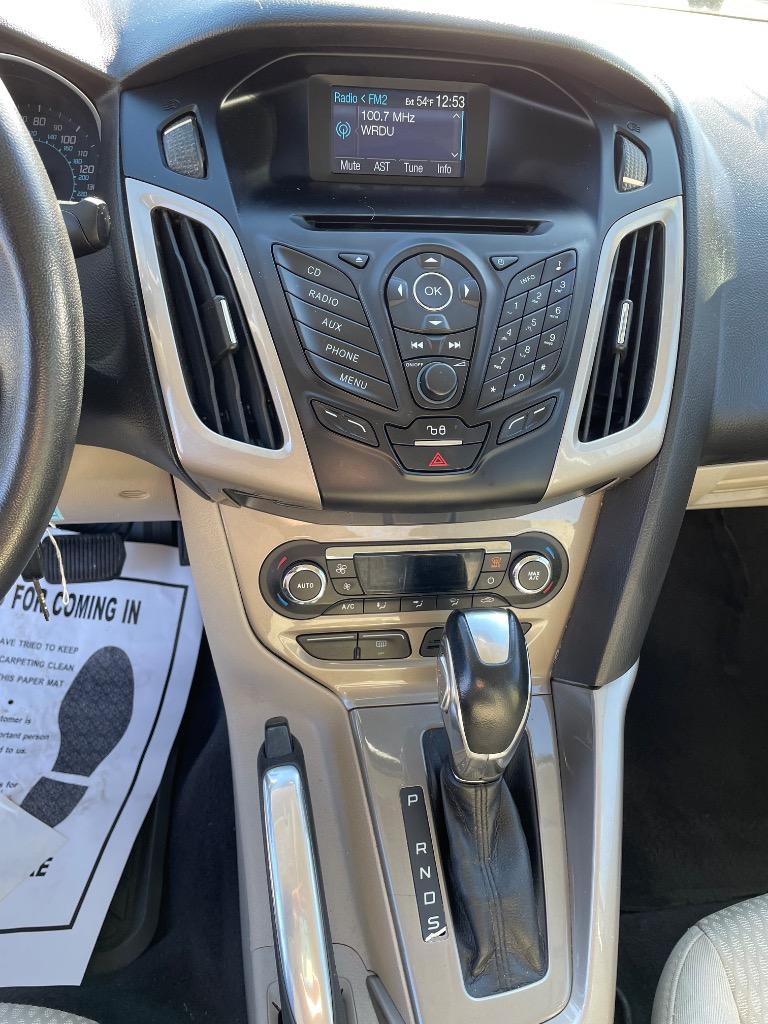 2012 Ford Focus SEL photo