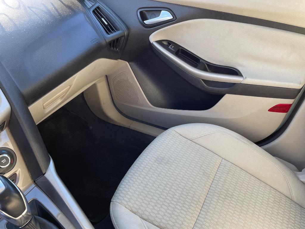 2012 Ford Focus SEL photo