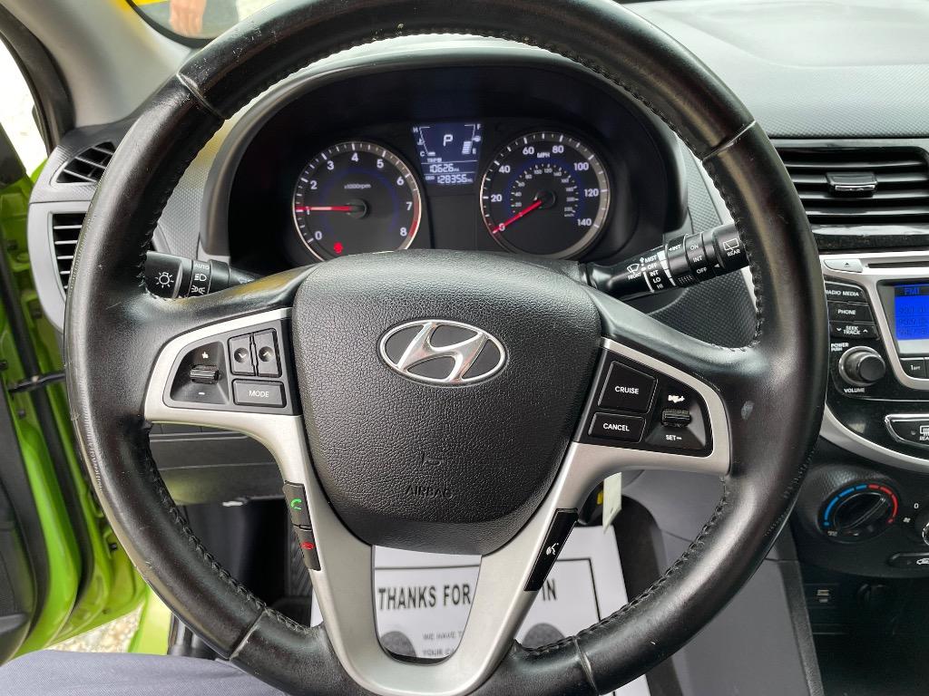 2014 Hyundai Accent SE photo