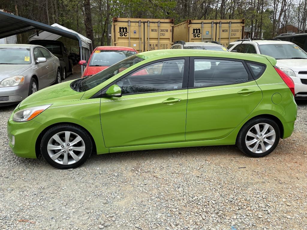2014 Hyundai Accent SE photo