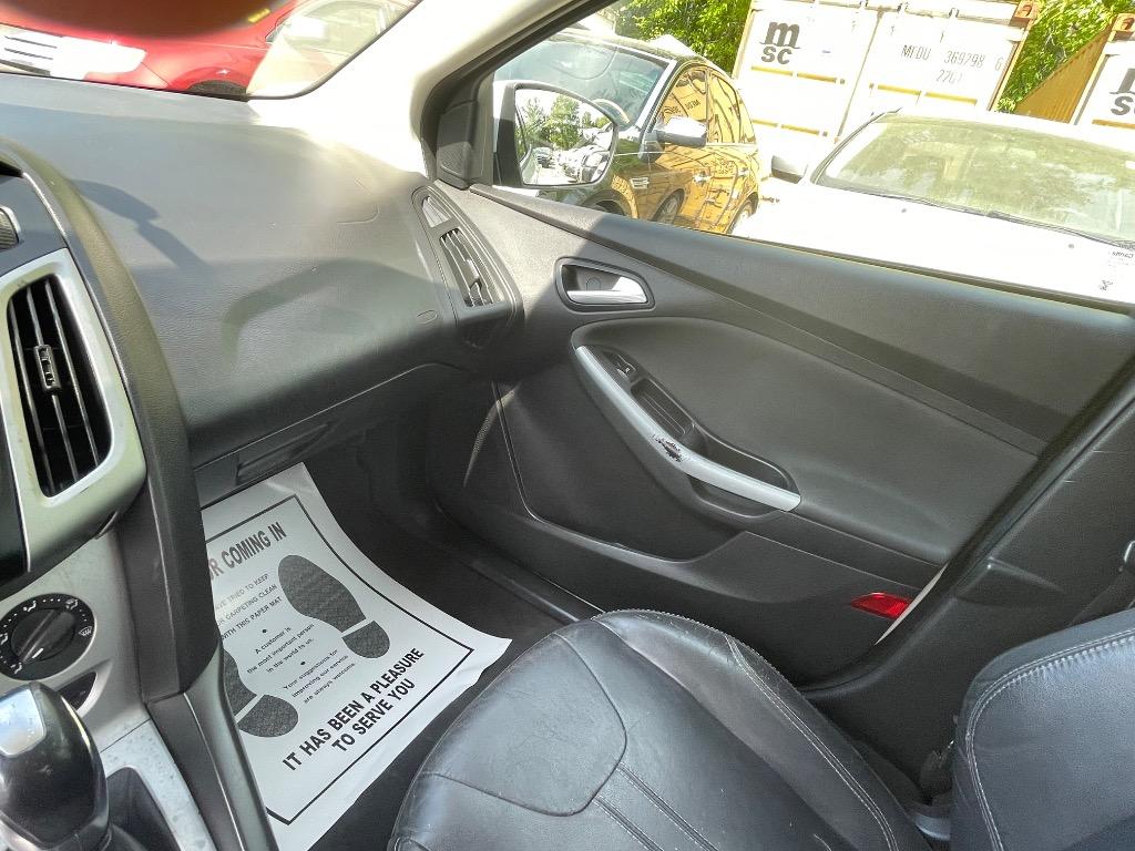 2013 Ford Focus SE photo