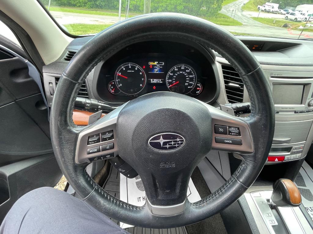 2014 Subaru Outback 2.5i Limited photo