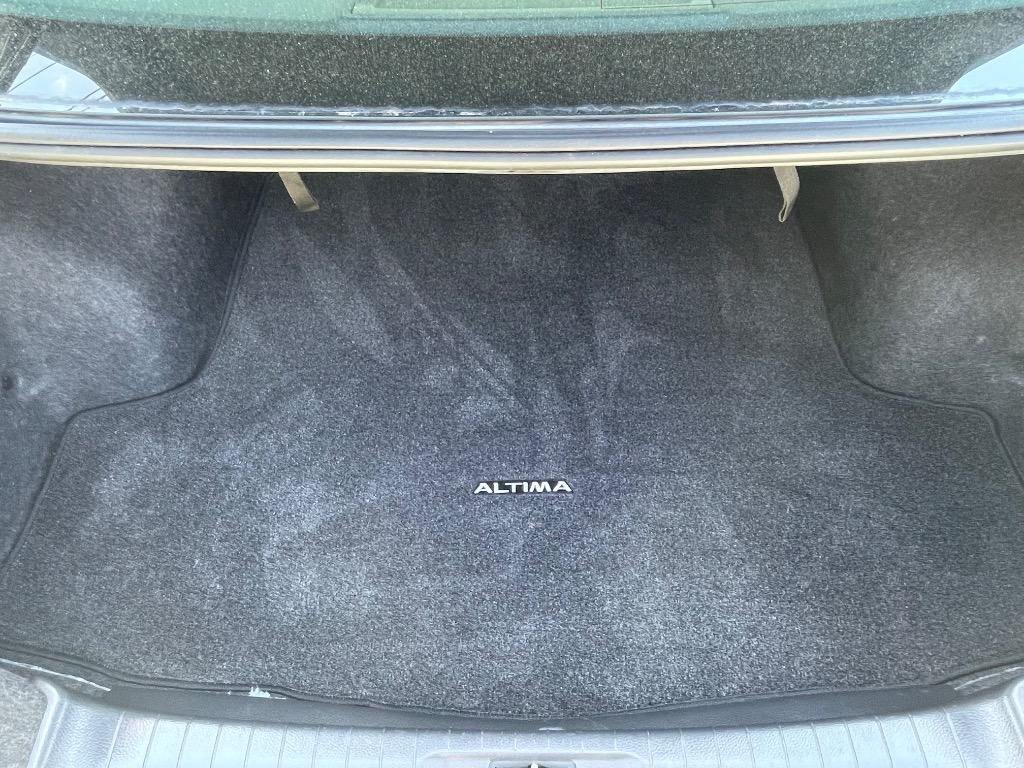 2017 Nissan Altima - $9,950