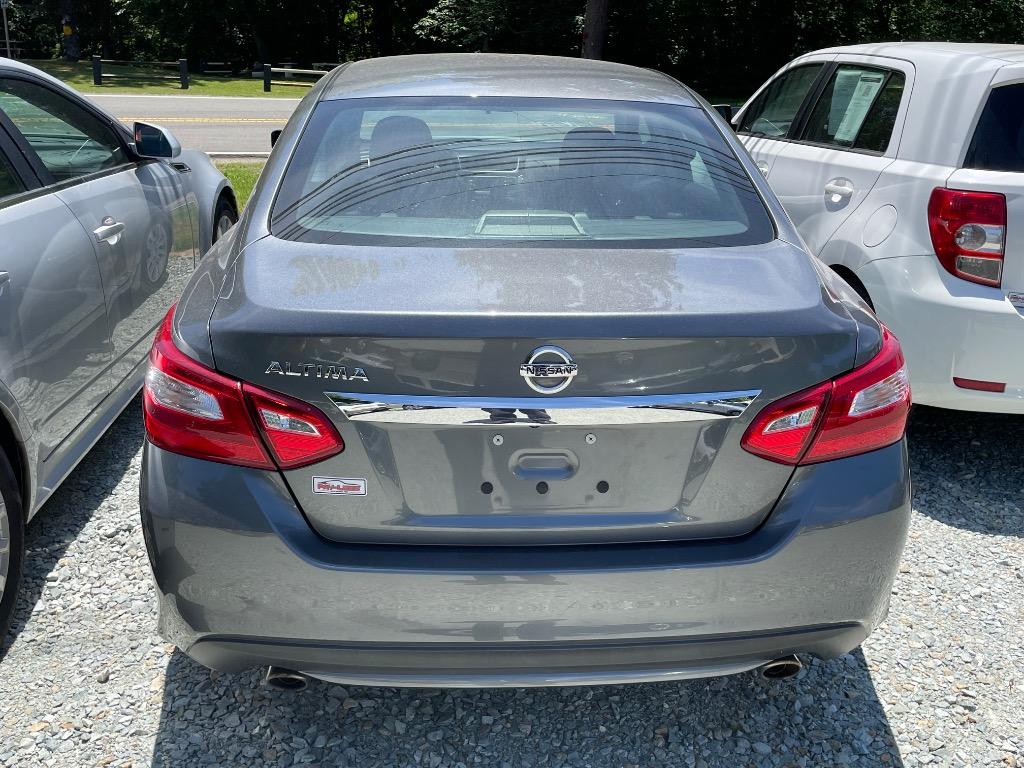 2017 Nissan Altima - $9,950