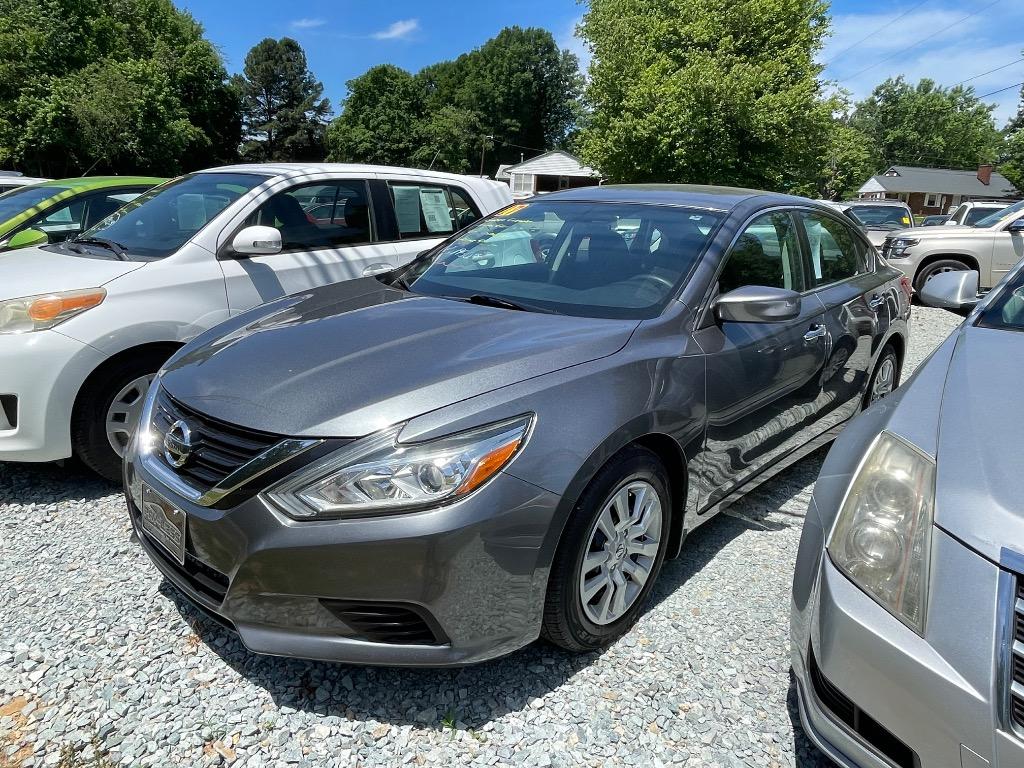 2017 Nissan Altima - $9,950