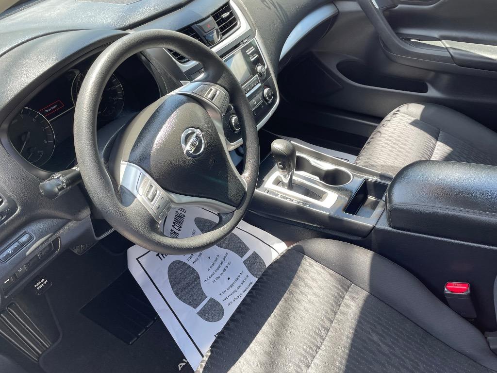 2017 Nissan Altima - $9,950