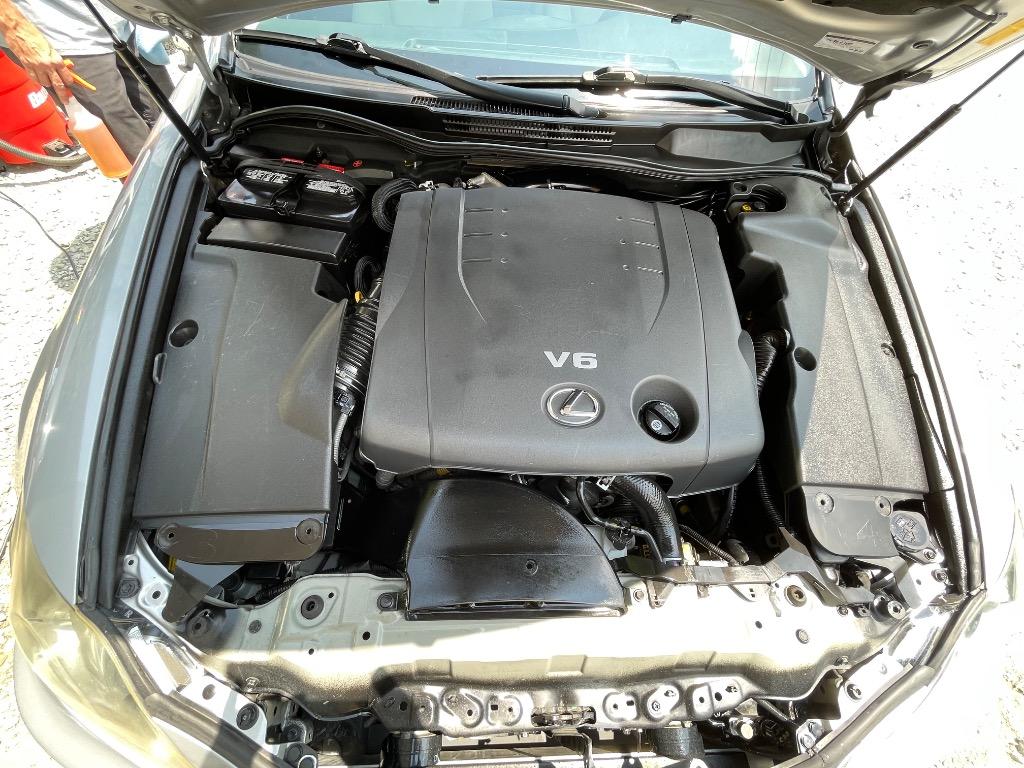 2010 Lexus IS 250 photo