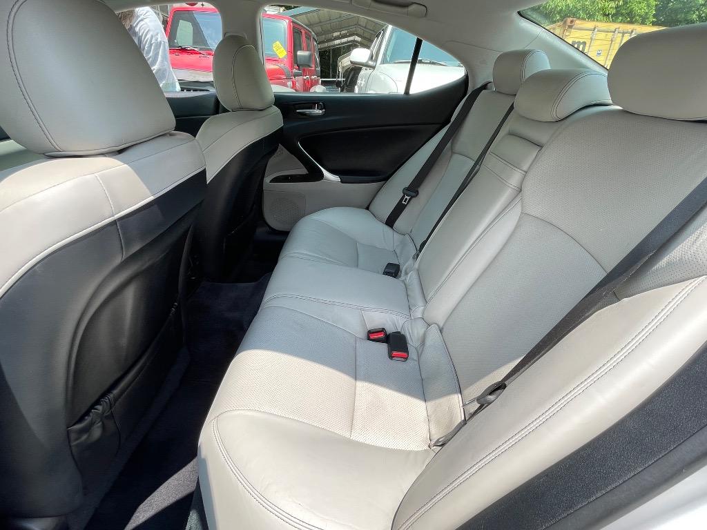 2010 Lexus IS 250 photo
