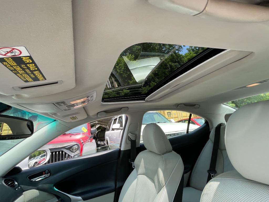 2010 Lexus IS 250 photo