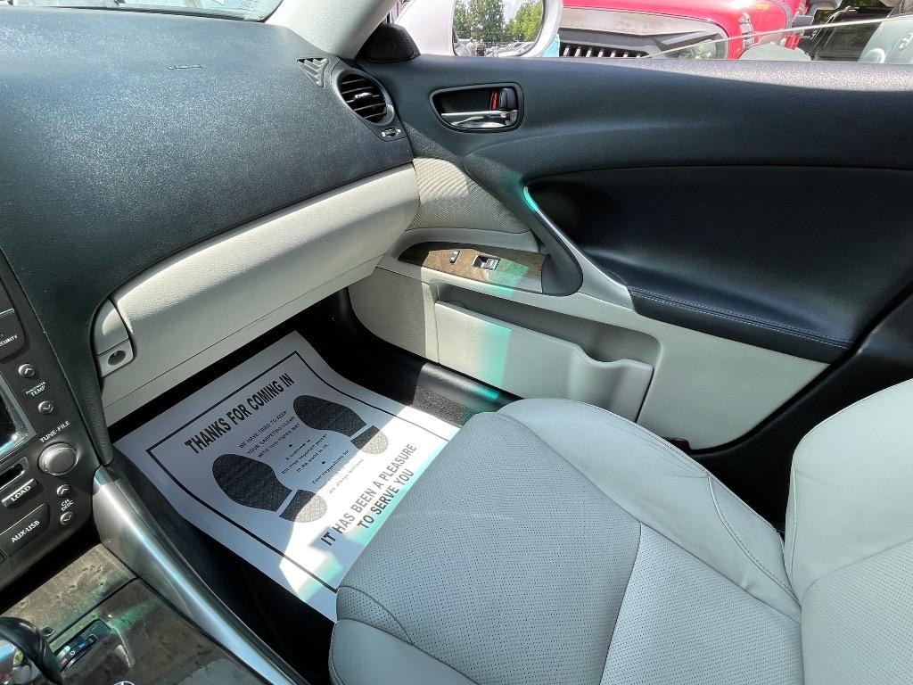 2010 Lexus IS 250 photo