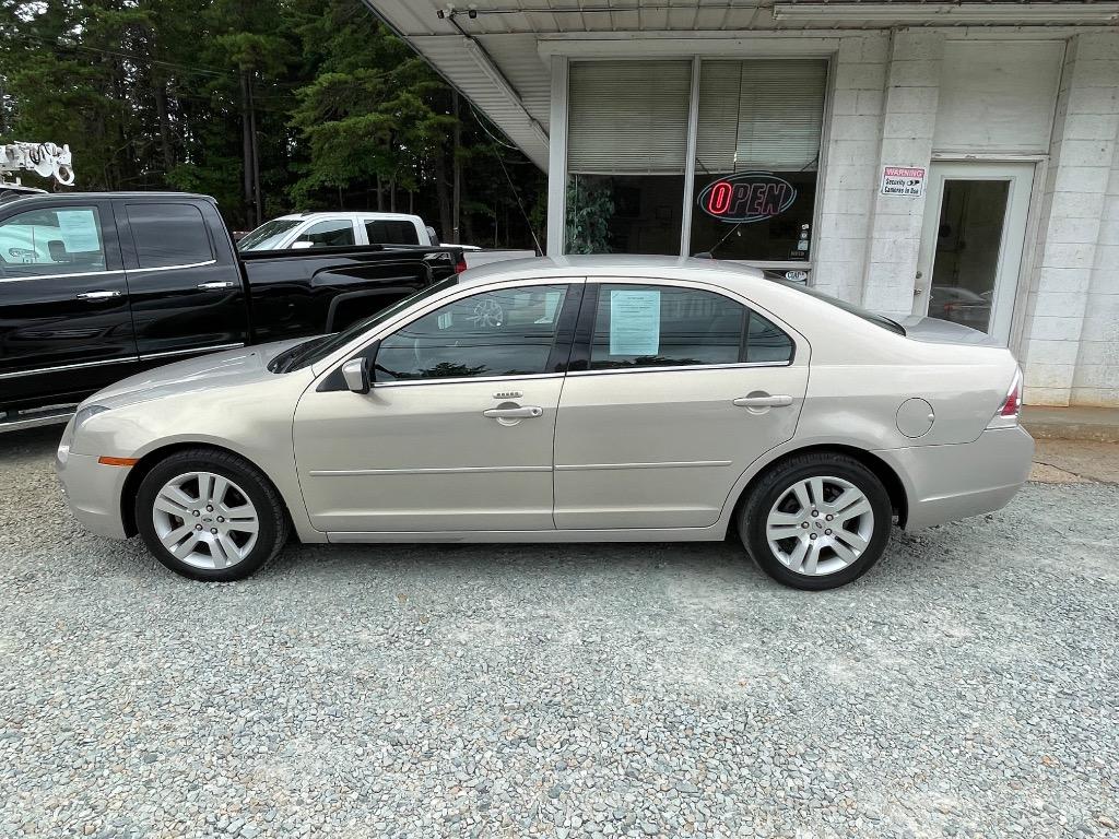 2009 Ford Fusion - $6,950
