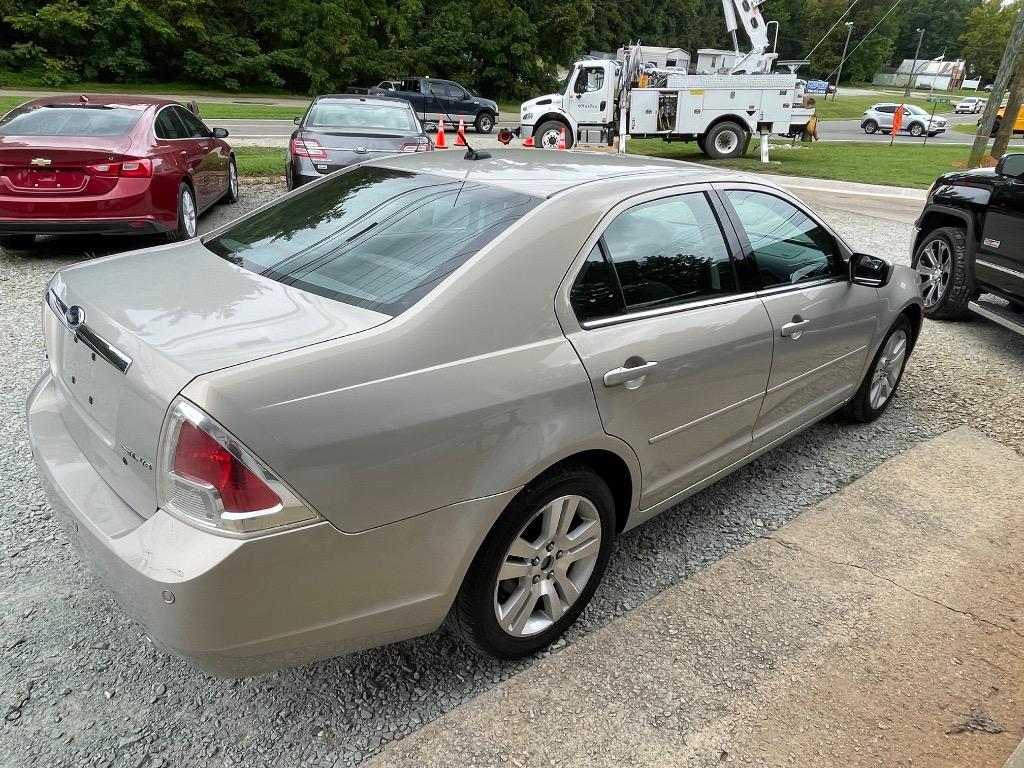2009 Ford Fusion - $6,950