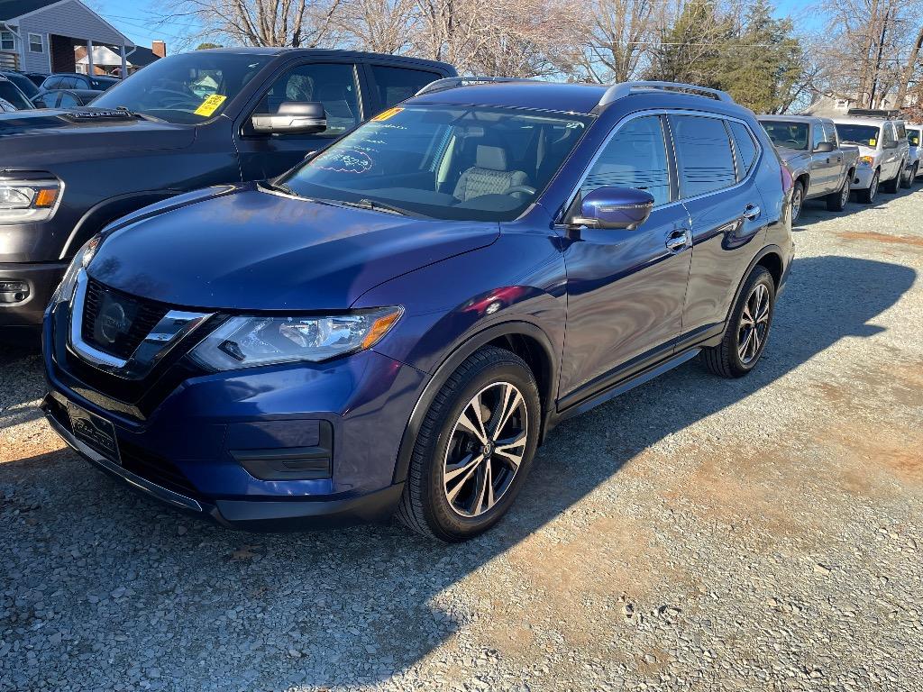 2017 Nissan Rogue - $10,950