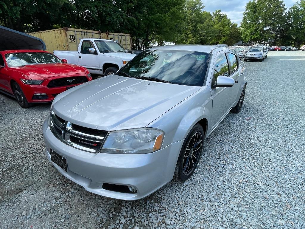 2012 Dodge Avenger - $7,950