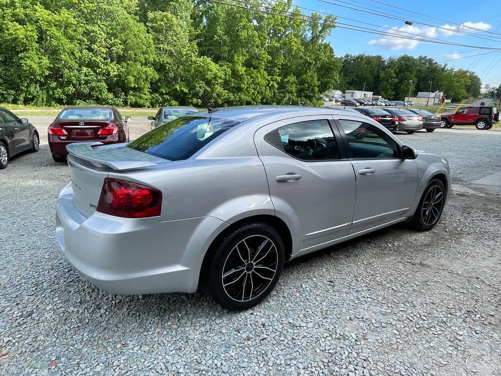 2012 Dodge Avenger - $7,950