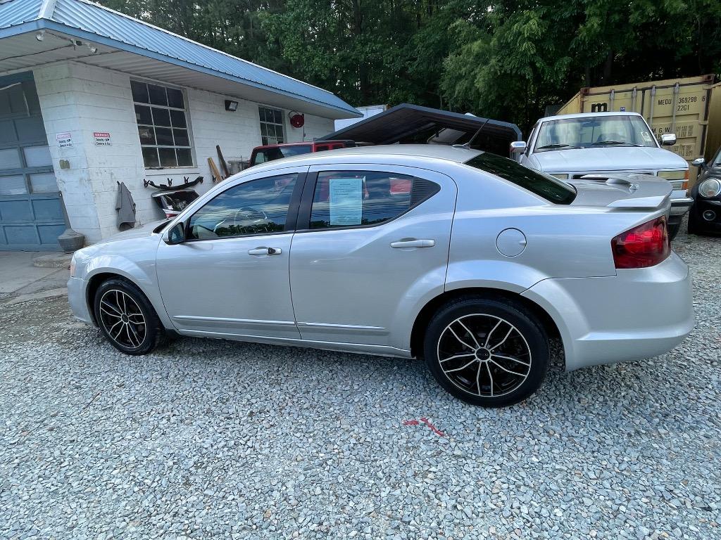2012 Dodge Avenger - $7,950