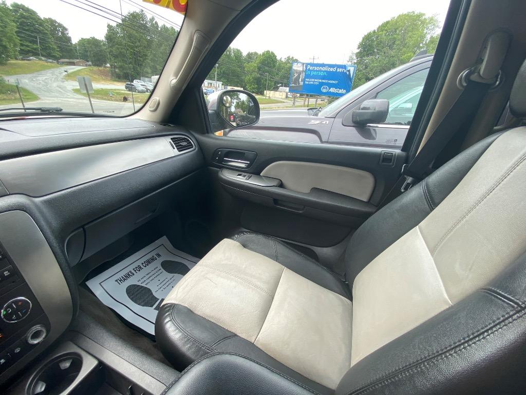 2007 Chevrolet Avalanche - $8,950