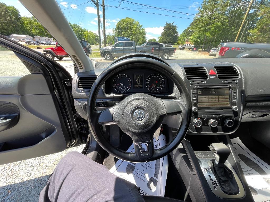 2010 Volkswagen Jetta - $6,950