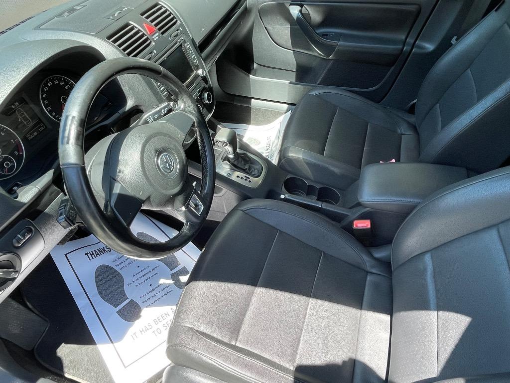 2010 Volkswagen Jetta - $6,950