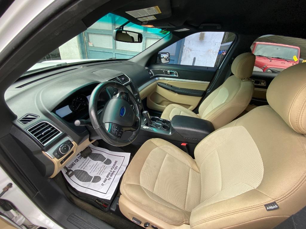 2016 Ford Explorer - $10,950