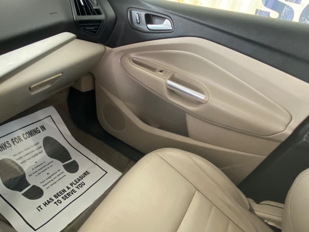 2014 Ford C-MAX - $5,950