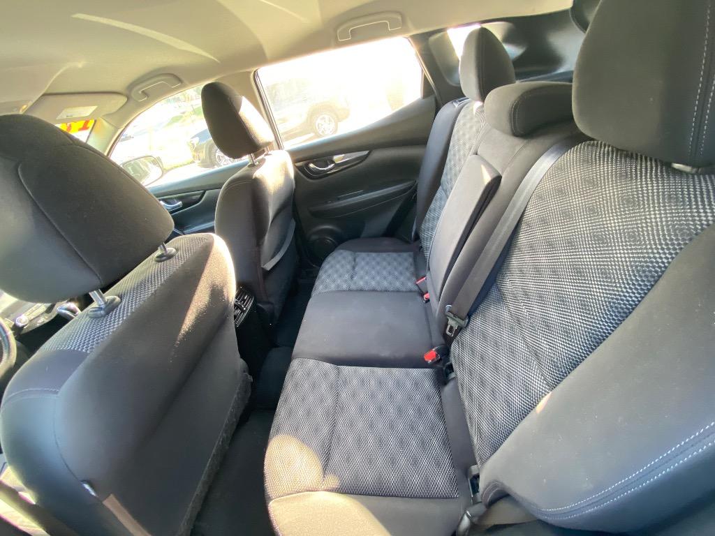 2017 Nissan Rogue - $10,950
