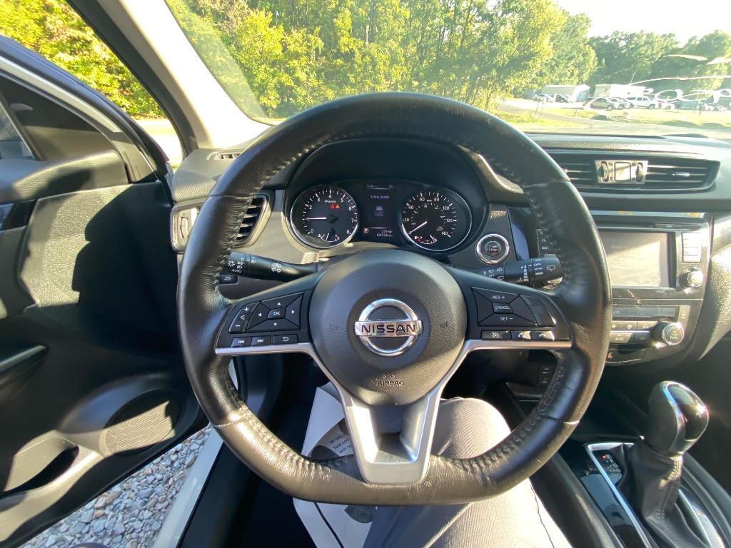 2017 Nissan Rogue - $10,950