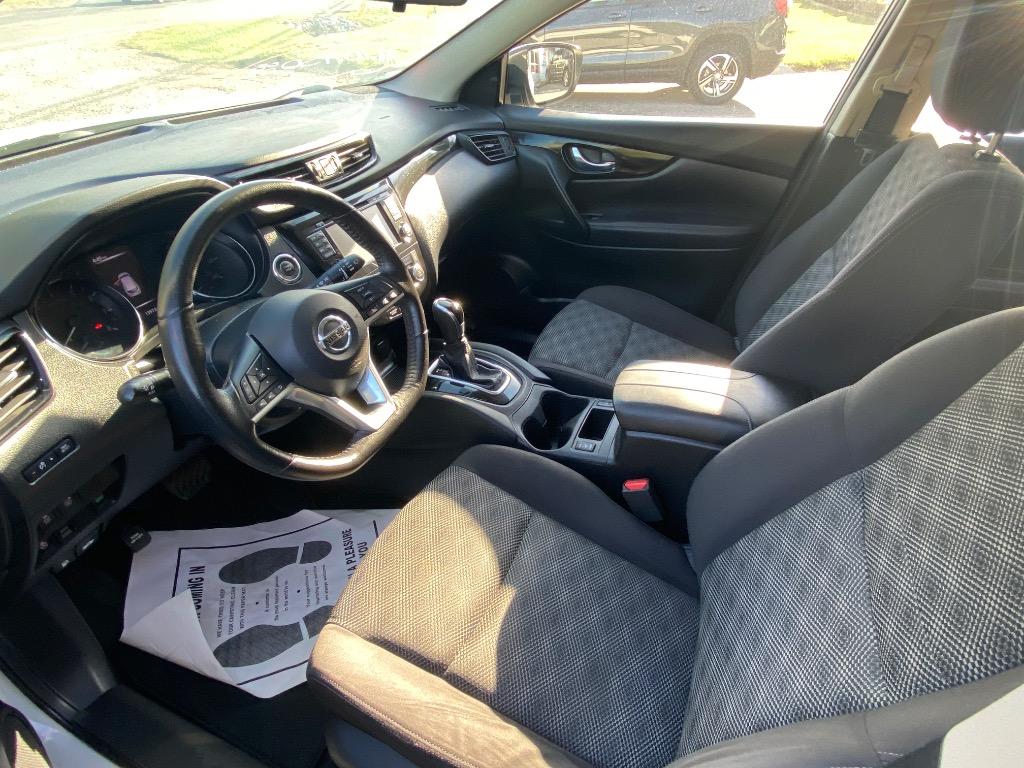 2017 Nissan Rogue - $10,950