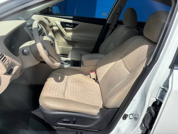2017 Nissan Altima SV photo