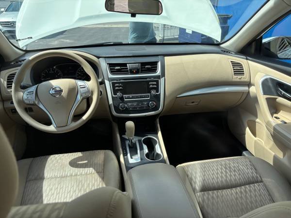 2017 Nissan Altima SV photo