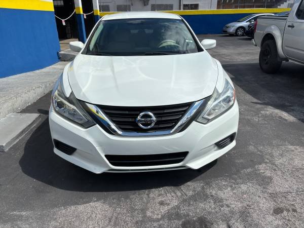 2017 Nissan Altima SV photo