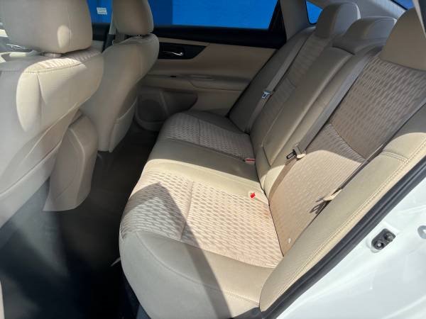 2017 Nissan Altima SV photo
