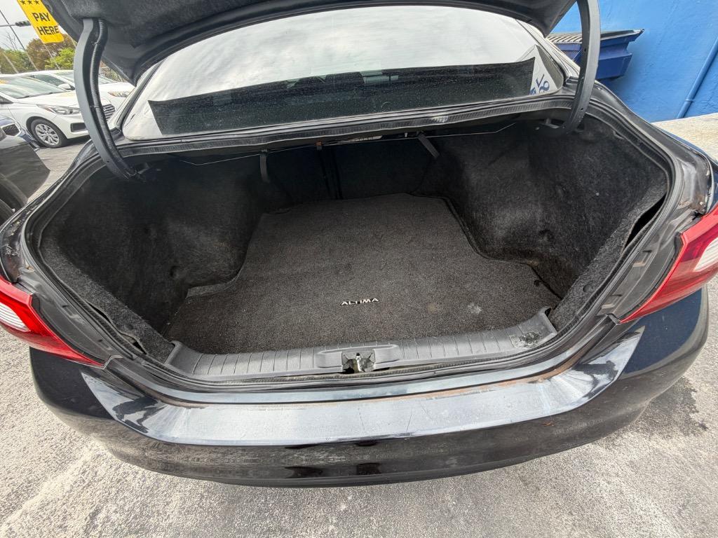 2018 Nissan Altima - $4,000